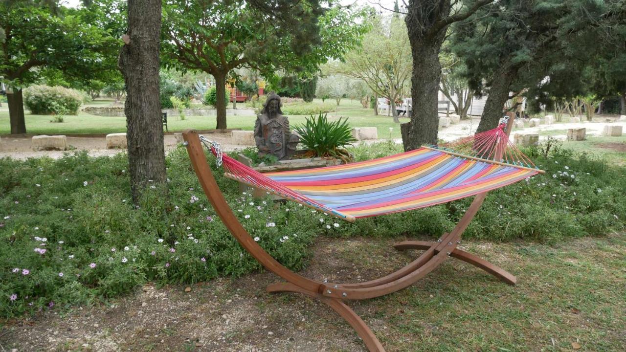 Apartamento Mas Maurane - Le Bougainvillier Aux Portes D'Arles Tarascón Exterior foto