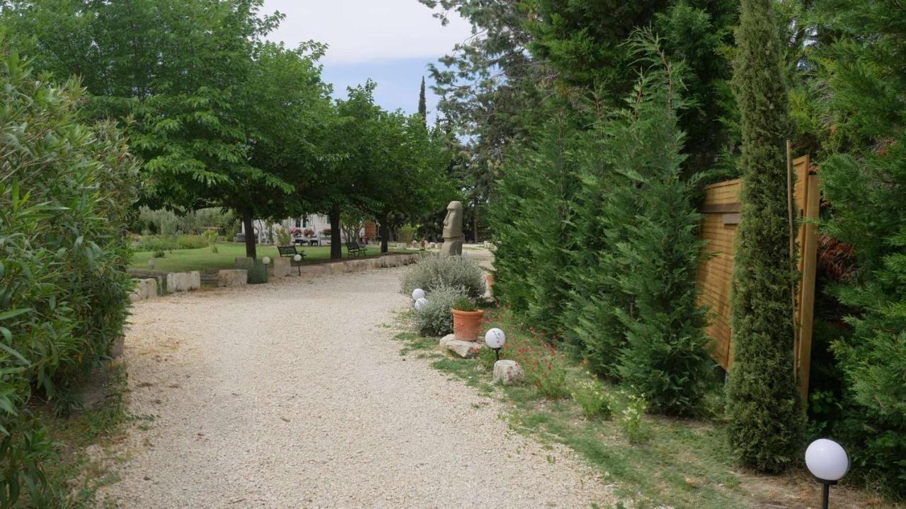 Apartamento Mas Maurane - Le Bougainvillier Aux Portes D'Arles Tarascón Exterior foto